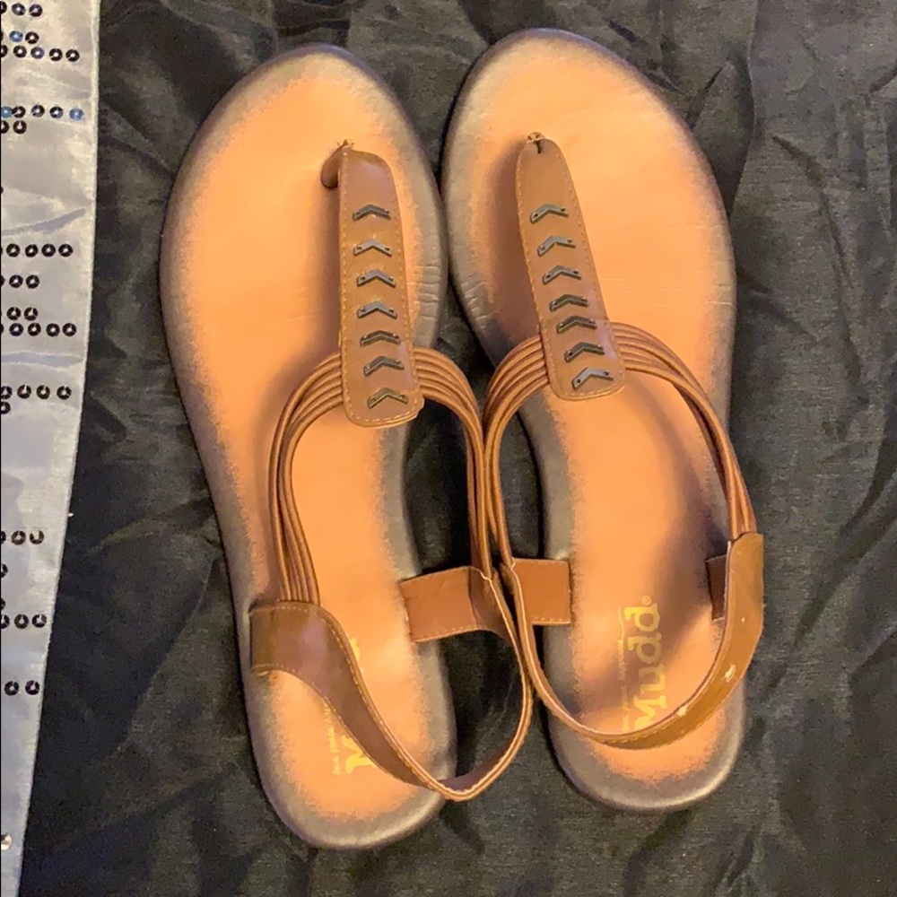 Mudd sandals 9/10